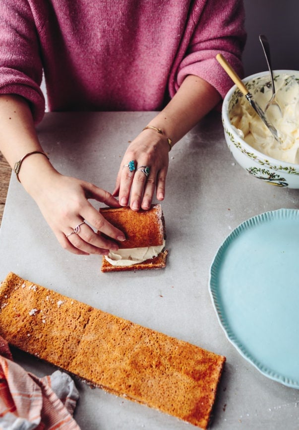 How to make a vertically striped cake by Izy Hossack