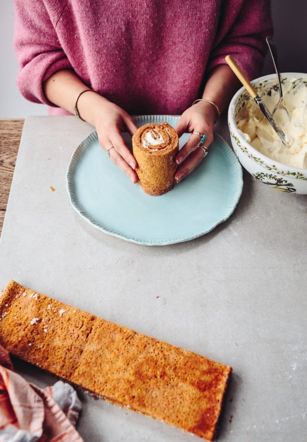 How to make a vertically striped cake by Izy Hossack